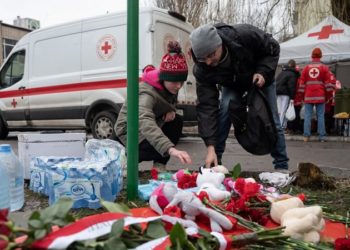 Дві родини постраждалих через падіння гелікоптера у Броварах виїхали на лікування за кордон