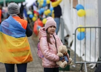 Для українських біженців у Польщі діють пункти допомоги