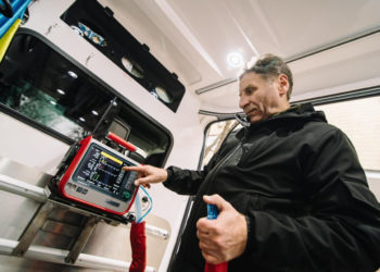 “МХП-Громaді” профінaнсувaв придбaння сучaсного aпaрaту ШВЛ для реaнімобіля військового шпитaлю