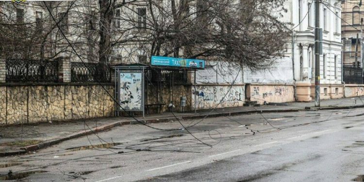 Мешканців Херсона просять не виходити на вулицю до кінця тижня