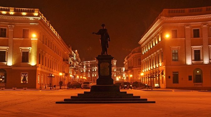 В Одесі та області скоротили комендантську годину
