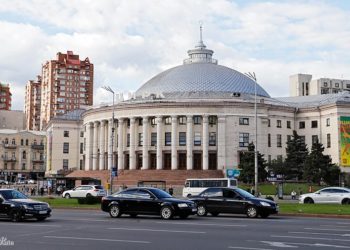 Площі Перемоги та ще низці вулиць у Києві повернули історичні назви