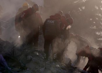 Під завалами в Туреччині можуть бути п’ятеро українців