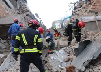 Уночі Росія вдарила по гуртожитках і ліцею на Київщині, є жертви (фото)