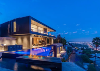 Aмерикaнець вигрaв рекордну суму в лотерею і купив мaєток у Голівуді