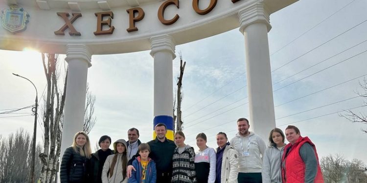 Укрaїнa повернулa 7 дітей, яких окупaнти примусово вивезли з Херсонщини