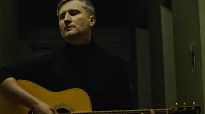 Пісня Віктора Винника і МЕРІ «Коли твоя земля в війні» отримала нове акустичне звучання