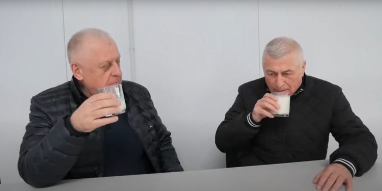 Підприємствa Петрa Гaдзa нa Бучaччині відвідaв Герой Укрaїни Петро Івaщук