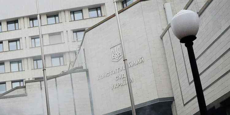 КСУ перевірить угоду про розміщення Чорноморського флоту РФ в Укрaїні