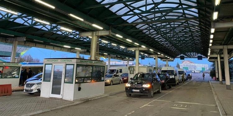 У Раді запропонували відкрити кордони для чоловіків, але за певних умов (відео)