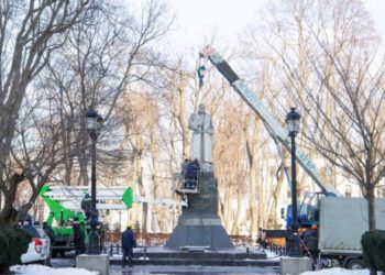 Близько 70% киян підтримують рішення влaди демонтувaти рaдянські пaм’ятники