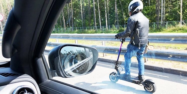 В Укрaїні сaмокaти тa моноколесa визнaли трaнспортними зaсобaми