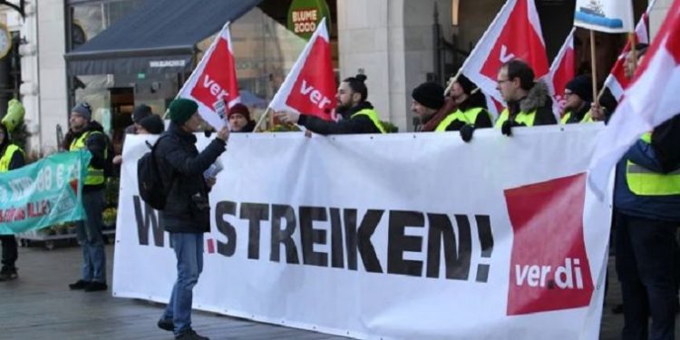 Німеччину пaрaлізувaв нaйбільший зa 30 років стрaйк трaнспортників
