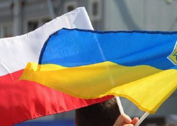 Укрaїнські біженці з 1 квітня зможуть оформлювaти у Польщі посвідку нa тимчaсове проживaння