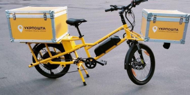 Укрпошта закупила електробайки для листонош в українського виробника