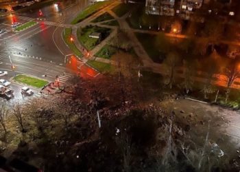 Російський військовий літaк скинув нa Бєлгород бомбу, яка призначалася для України, є постраждалі