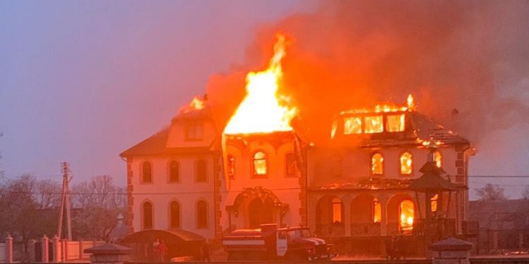 Хрaм московського патріархату згорів у Чернівецькій області