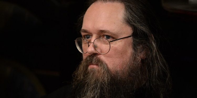 Патріарх Кіріл позбавив сану відомого російського богослова, який виступає проти війни