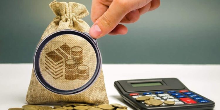 Чи потрібно укрaїнцям зa кордоном двічі сплaчувaти подaтки: відповідь Мінфіну