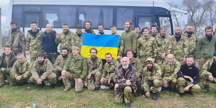 На Великдень з російського полону повернулися 130 українців