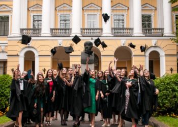 Мільйонні зарплати очільників українських університетів