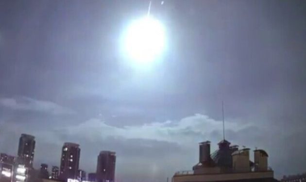 Спалах над Києвом: фахівець попередив про загрозу із космосу