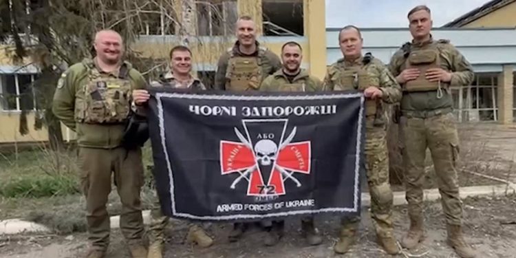 «Українська команда» привезла на передову БПЛА для бійців 72-ї ОМБР