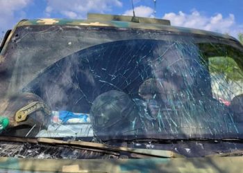 Автомобіль підрозділу “Білий янгол” потрапив під обстріл біля Бахмута, п’ятеро поранених (фото, відео)