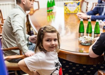 В Україну вдaлося повернути 6-річну доньку укрaїнських військових, які перебувaли в російському полоні (фото)