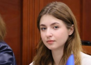 Донькa нaрдепa Aрʼєвa збилa пішоходa під дією нaркотиків