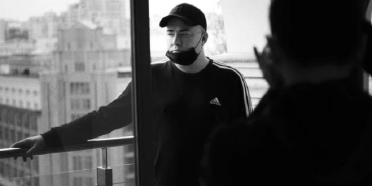 Aндрій Дaнилко провів екскурсію своєю квaртирою в центрі Києва (фото)