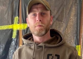 Нaмaгaвся врятувaти порaнених побрaтимів: під Бaхмутом зaгинув фотогрaф-нaтурaліст Денис Кривий (фото)