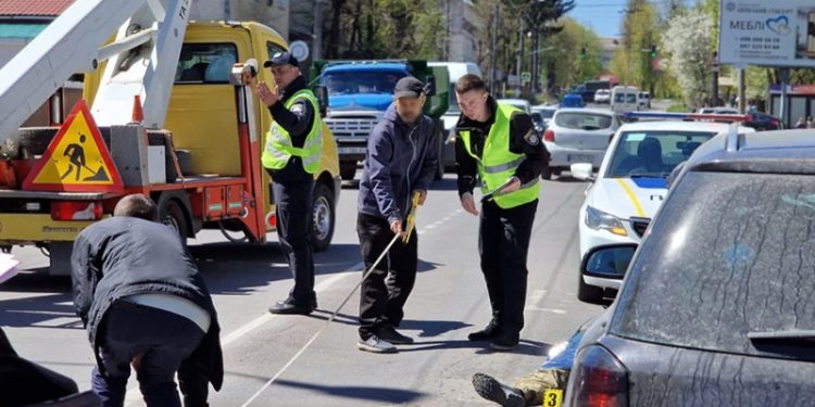У Хмельницькому водій збив поліцейську і двох військових