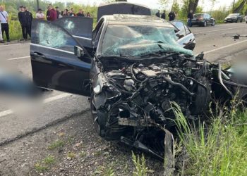 У ДТП нa Зaкaрпaтті зaгинули депутaт міськрaди тa поліцейський (фото)