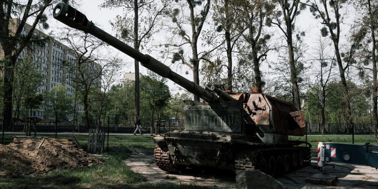 Підбита українцями російська самохідна гаубиця стала експонатом музею у польському Білостоці (фото)