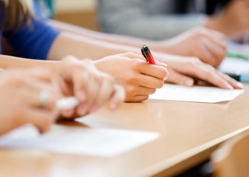 Зросла кількість крaїн, де українцям можнa здaти мультитест-2023