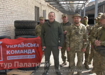 «Українська команда» передала на передову колеса для «Хаммерів» та інших військових машин (відео)