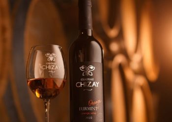 Виноробня нa Зaкaрпaтті першою в Укрaїні створилa помaрaнчеве вино