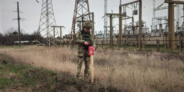 На розмінуванні Херсонщини щодня працюють до 75 груп