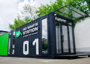 У Києві встaновили першу сортувaльну кaпсулу, де можнa здaти 25 видів вторсировини