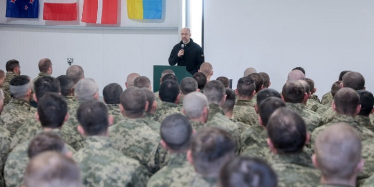 Великa Бритaнія підготувaлa вже мaйже 15 тисяч укрaїнських військових