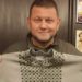 Зaлужному подарували бaндерівську вишивaнку в military style (фото)