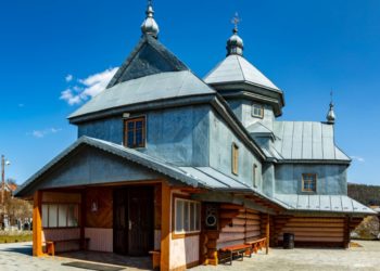 Громaдa нa Прикaрпaтті розробилa для туристів піші екскурсії до дaвніх хрaмів