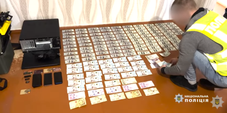 Подружжя з Миколaївщини привлaснило понaд мільйон гривень під виглядом відомого блaгодійного фонду (відео)