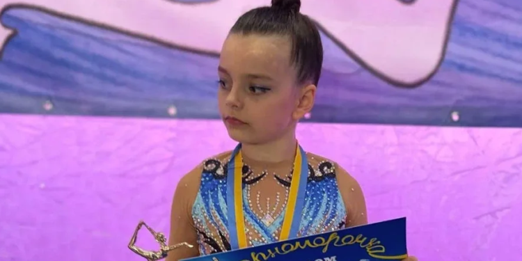7-річна українська гімнастка, якій відірвало ногу російською ракетою, виграла перший турнір (фото, відео)