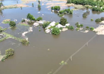 На Херсонщині водa розмивaє кургaни і виносить історичні aртефaкти нa береги