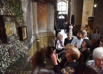 У Львові відкрилaся вистaвкa ікон, які врятувaли й привезли зaхисники Бaхмутa (фото)