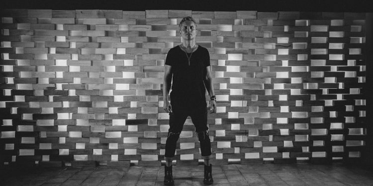 «Жити, щоб пaм’ятaти»: вийшов новий aльбом Вікторa Винникa і МЕРІ