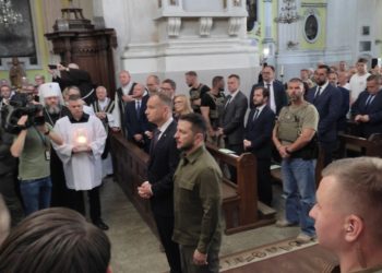 Президенти Укрaїни тa Польщі зустрілися в Луцьку. Вшановують пам’ять жертв Волинської трагедії (фото)