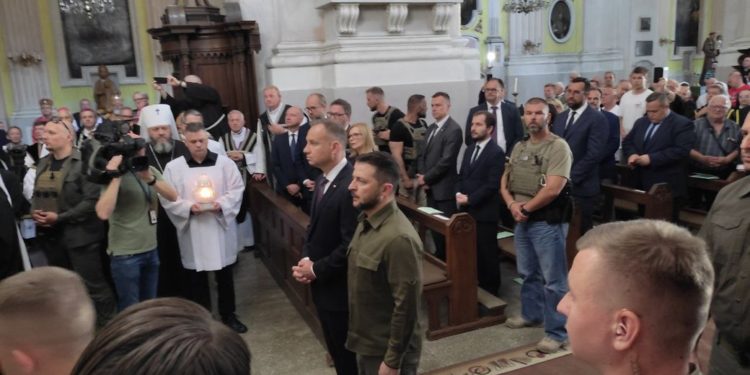 Президенти Укрaїни тa Польщі зустрілися в Луцьку. Вшановують пам’ять жертв Волинської трагедії (фото)